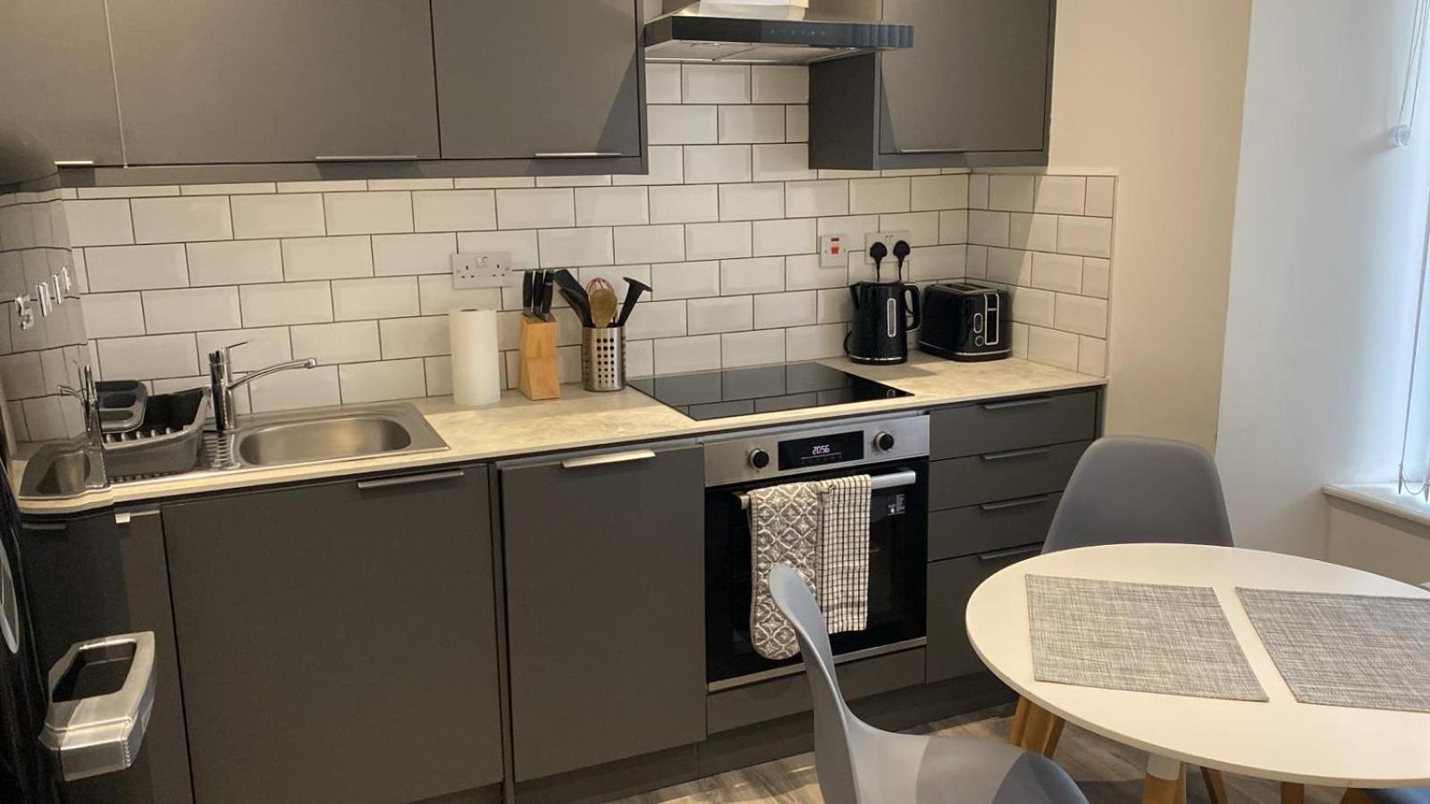 Bright & Stylish Apartment Дънди Екстериор снимка